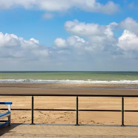 With Shared Pool Apartman Middelkerke